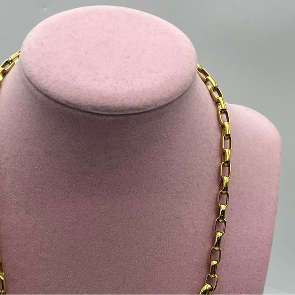 woman's vintage Elegant Black and Gold enamel chain link Necklace - Picture 5 of 8